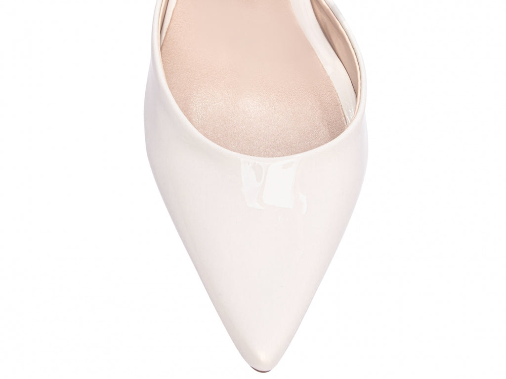 Scarpin Feminino Verniz Off White com Fivela Dourada